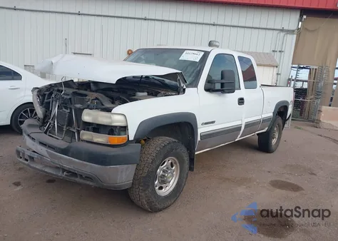 2001 Chevrolet Silverado K2500 Heavy Duty from USA, damaged, VIN 1GCHK29G11E194289